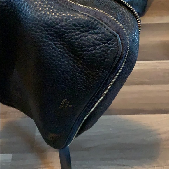 100% Authentic Fossil crossbody - Picture 2 of 6
